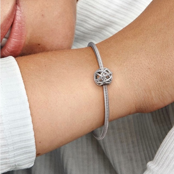 Sparkling Lines Openwork Charm - Picture 2 of 5